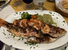 Martini en Fuego Grill Bar food